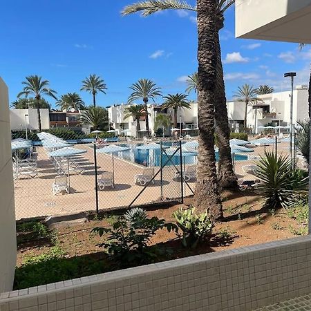 Pool View Apartment Primavera อาโรนา ภายนอก รูปภาพ