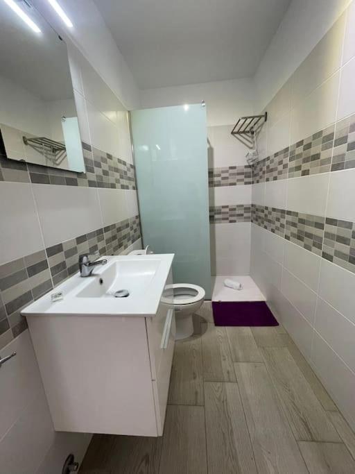 Pool View Apartment Primavera อาโรนา ภายนอก รูปภาพ