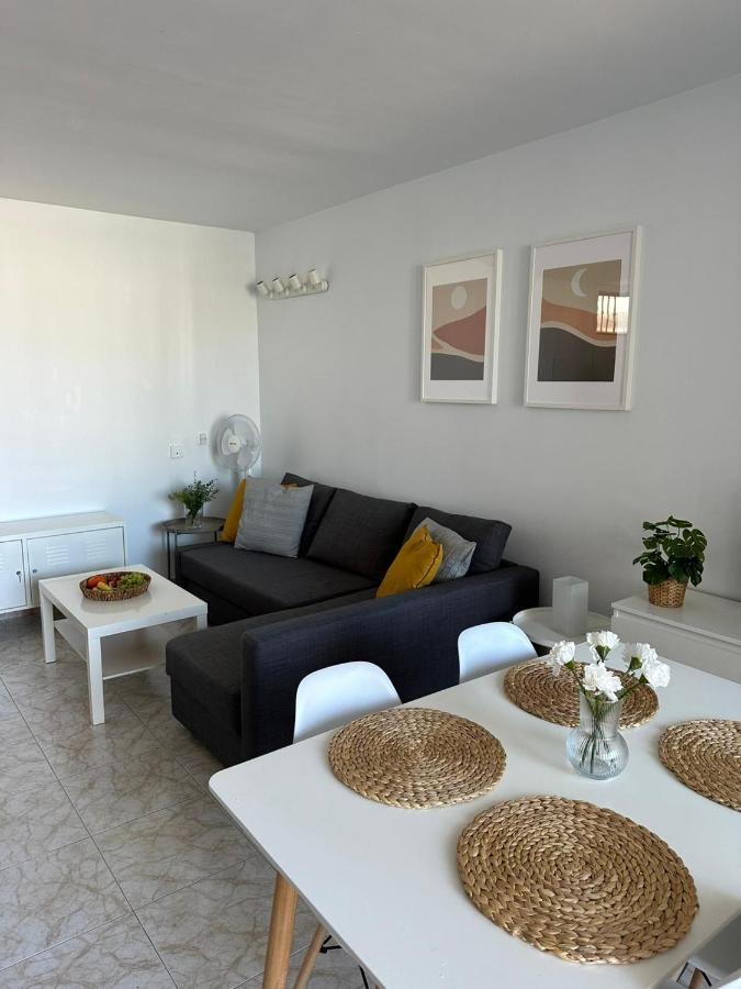 Pool View Apartment Primavera อาโรนา ภายนอก รูปภาพ