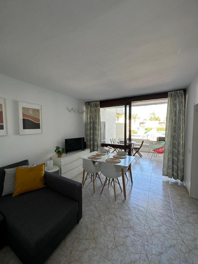 Pool View Apartment Primavera อาโรนา ภายนอก รูปภาพ