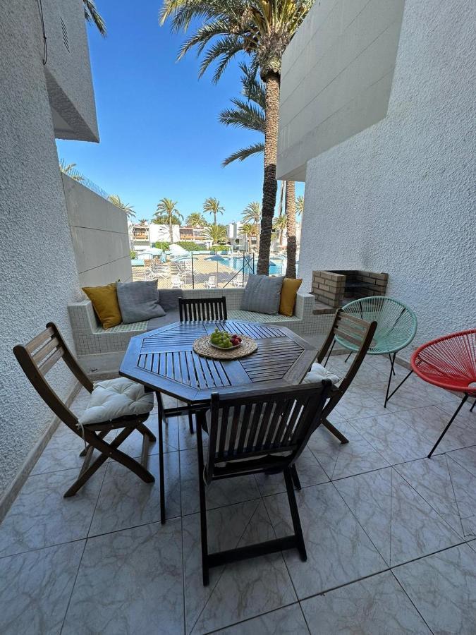 Pool View Apartment Primavera อาโรนา ภายนอก รูปภาพ